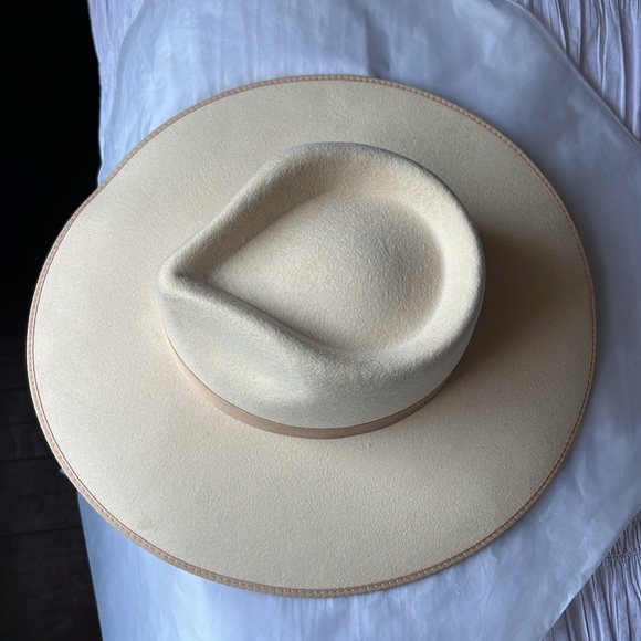 Lack of Color Ivory Rancher - Picture 5 of 11